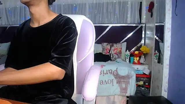 Santy bigcock 01 online show from 05-20-26, 12:00