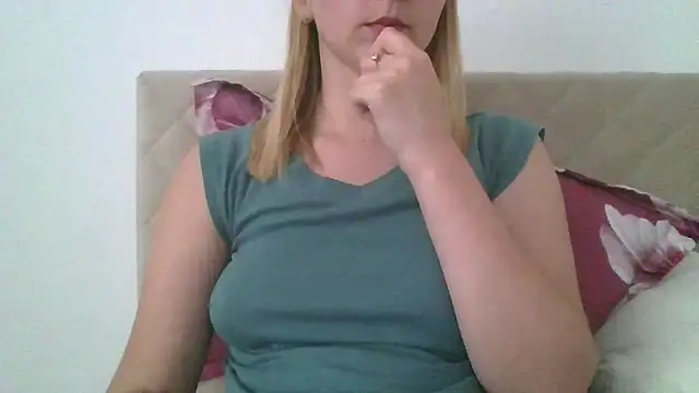 Snapshot of dirty_sasha00 chatting on 07-08-26, 04:00 dirty sasha00 online show from 07-08-26, 04:00