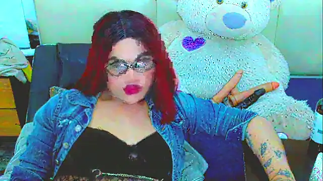 Snapshot of NharaBigCock chatting on 07-13-26, 05:21 NharaBigCock online show from 07-13-26, 05:21