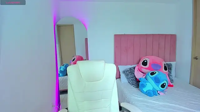 Janettcruz online show from 04-07-26, 07:14