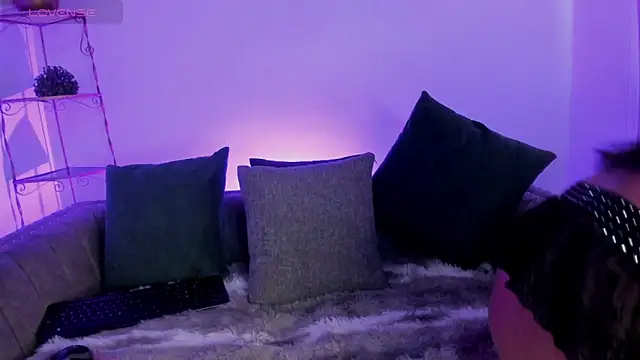 Niina26 online show from 04-15-26, 07:58