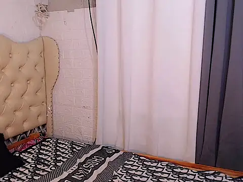 Snapshot of Sassy_Siarre chatting on 12-04-25, 04:22 Sassy Siarre online show from 12-04-25, 04:22