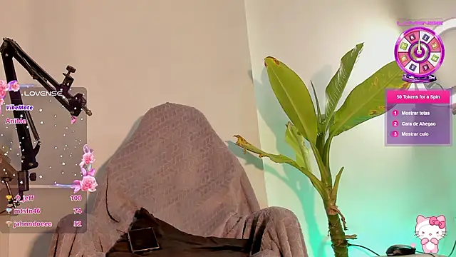 Snapshot of Goddess__Effy chatting on 03-30-26, 06:03 Goddess Effy online show from 03-30-26, 06:03