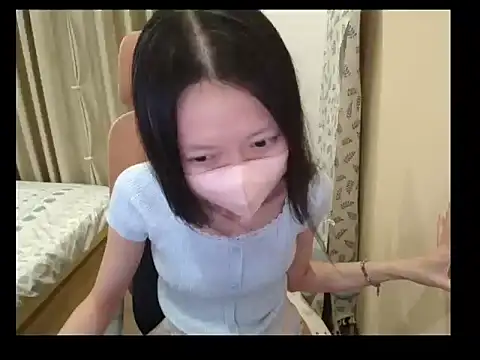 Lil-Cherries online show from 05-11-26, 04:04