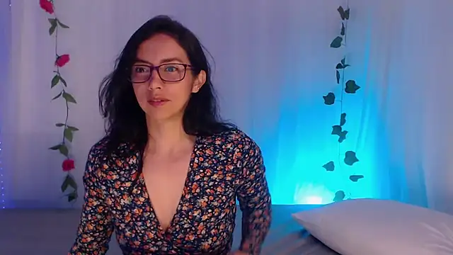 Snapshot of Belladonna_lips chatting on 06-10-26, 03:39 Belladonna lips online show from 06-10-26, 03:39