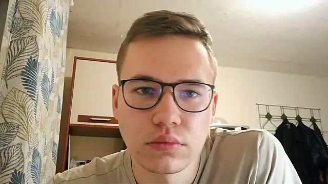 Yminoske online show from 11-18-25, 02:32