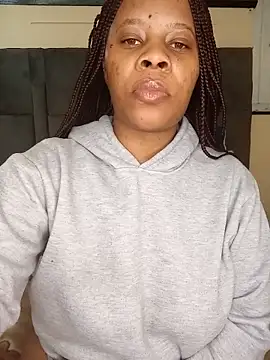 Emmylove-xr25 online show from 05-26-26, 06:20
