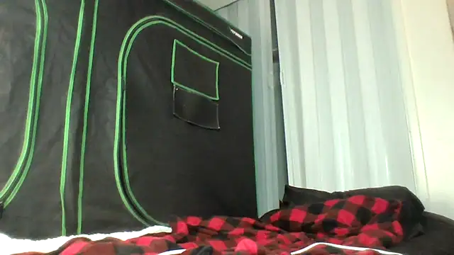 nikkibae33 online show from 12-18-25, 07:14