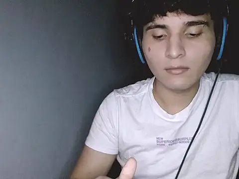 suggarboy03 online show from 11-15-25, 04:21