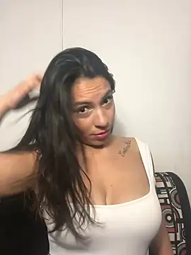 Snapshot of Vianca_Costt chatting on 05-24-26, 04:06 Vianca Costt online show from 05-24-26, 04:06