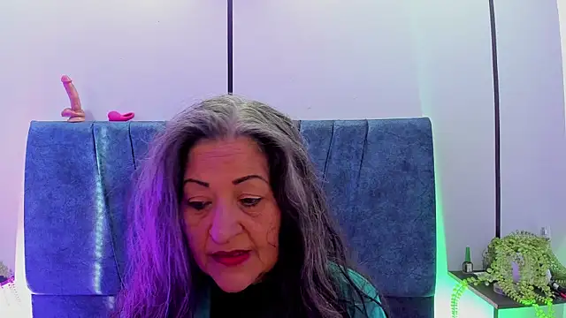 Victoriaa Anderson online show from 06-26-26, 12:42