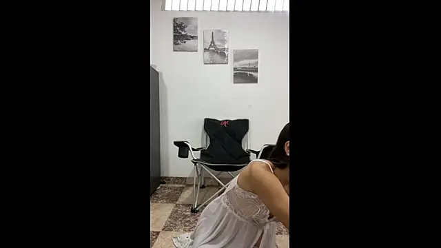 Romeoandjulietta online show from 11-24-25, 03:56