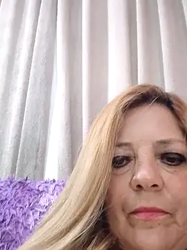 karlaanqui1 online show from 05-15-26, 11:06