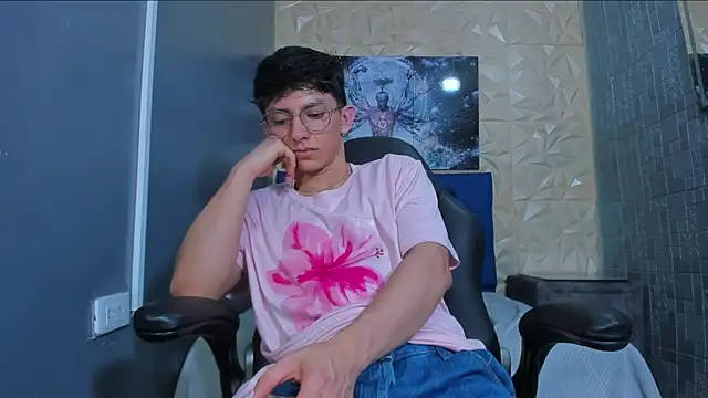 ElanGiraldo online show from 06-07-26, 11:41
