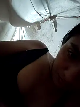 Snapshot of Uvit chatting on 12-14-25, 04:07 Uvit online show from 12-14-25, 04:07