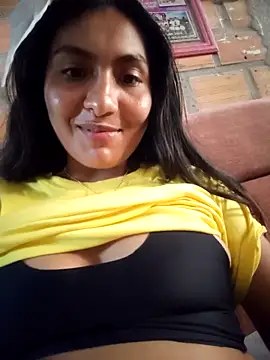 Snapshot of Uvit chatting on 12-17-25, 06:03 Uvit online show from 12-17-25, 06:03