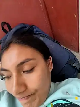 Snapshot of Uvit chatting on 12-20-25, 03:41 Uvit online show from 12-20-25, 03:41