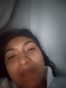 Snapshot of Uvit chatting on 12-22-25, 04:20 Uvit online show from 12-22-25, 04:20