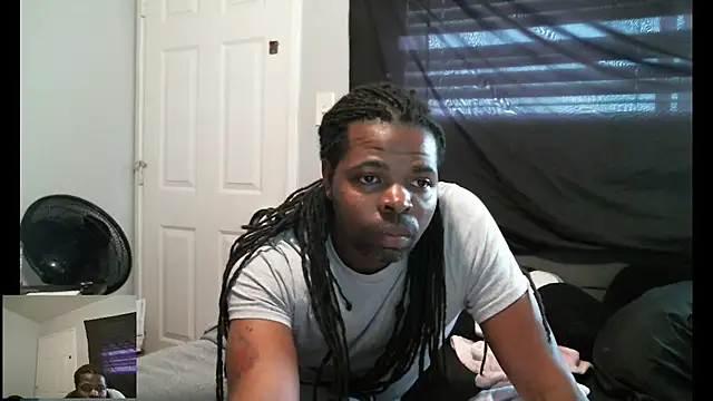 Snapshot of Mr_Sirthedom chatting on 05-17-26, 02:31 Mr Sirthedom online show from 05-17-26, 02:31