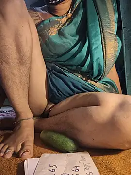 Snapshot of Geeta-143 chatting on 07-08-26, 10:42 Geeta-143 online show from 07-08-26, 10:42