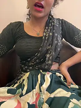 Snapshot of Rani__telugu chatting on 04-15-26, 12:01 Rani telugu online show from 04-15-26, 12:01