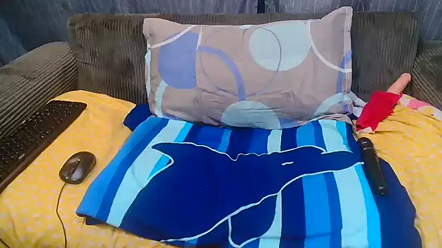 DarkCherryx online show from 04-12-26, 07:57