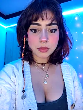 Snapshot of Sarah_Lark- chatting on 04-22-26, 11:17 Sarah Lark- online show from 04-22-26, 11:17