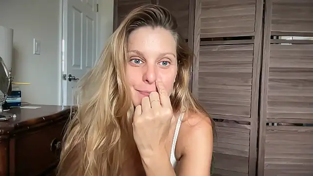Snapshot of prettylittlekittycat chatting on 06-25-26, 10:47 prettylittlekittycat online show from 06-25-26, 10:47