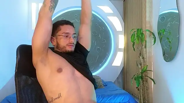 Alanrodgers online show from 03-06-26, 01:18