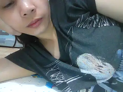 Snapshot of hotsexytits4U chatting on 01-19-26, 01:04 hotsexytits4U online show from 01-19-26, 01:04