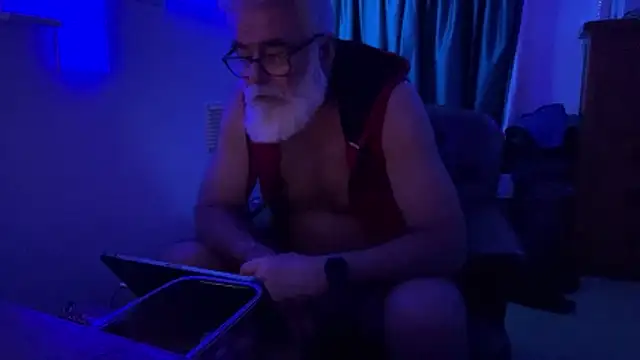 Snapshot of LeatherSdaddy chatting on 04-11-26, 11:31 LeatherSdaddy online show from 04-11-26, 11:31