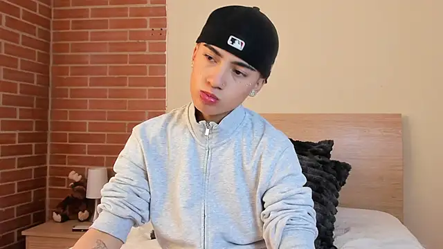Snapshot of ThiagoDV chatting on 07-19-26, 04:22 ThiagoDV online show from 07-19-26, 04:22