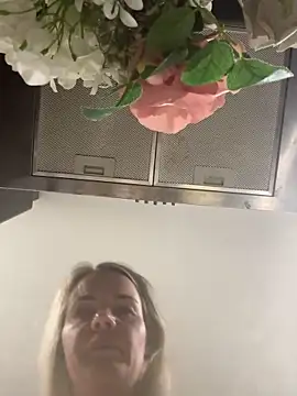 Snapshot of Cutebrowneyes_ chatting on 02-03-26, 10:15 Cutebrowneyes online show from 02-03-26, 10:15