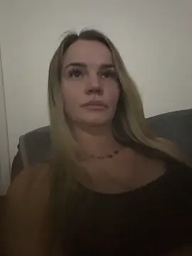 Snapshot of Cutebrowneyes_ chatting on 03-31-26, 09:15 Cutebrowneyes online show from 03-31-26, 09:15