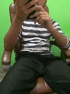 hotyyyyjonny online show from 05-09-26, 03:12