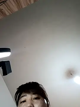 Nuomi6 online show from 04-17-26, 01:52