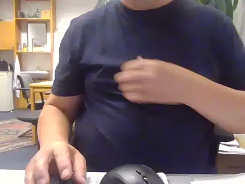 Snapshot of sssuka chatting on 11-15-25, 02:13 sssuka online show from 11-15-25, 02:13