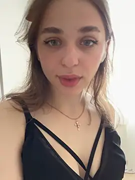 yoyogirlx online show from 06-14-26, 02:24