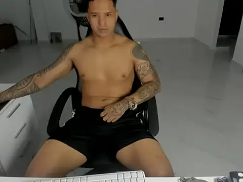 master leather online show from 04-05-26, 06:32