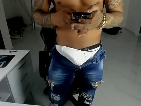 master leather online show from 04-07-26, 02:23