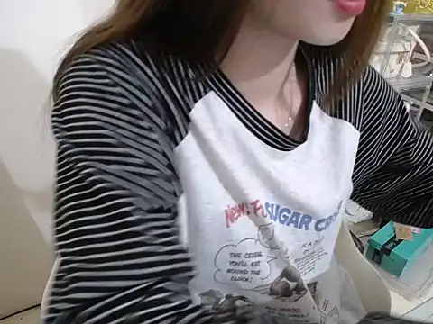 Snapshot of Jumi_sexy chatting on 03-18-26, 11:52 Jumi sexy online show from 03-18-26, 11:52