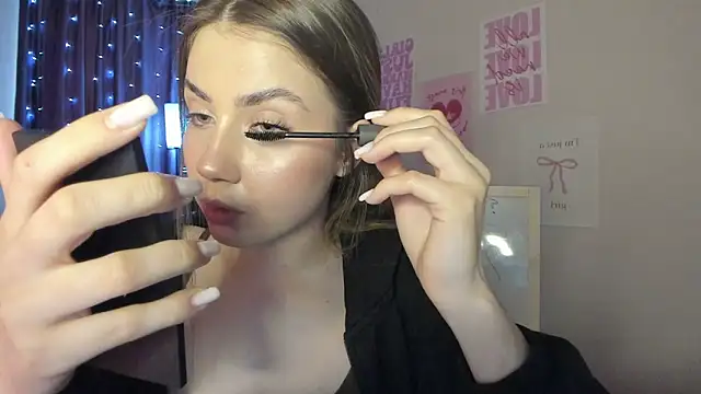 Aurora Glow21 online show from 03-20-26, 12:32