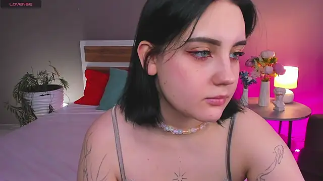 Snapshot of hey_tessa chatting on 02-01-26, 06:06 hey tessa online show from 02-01-26, 06:06