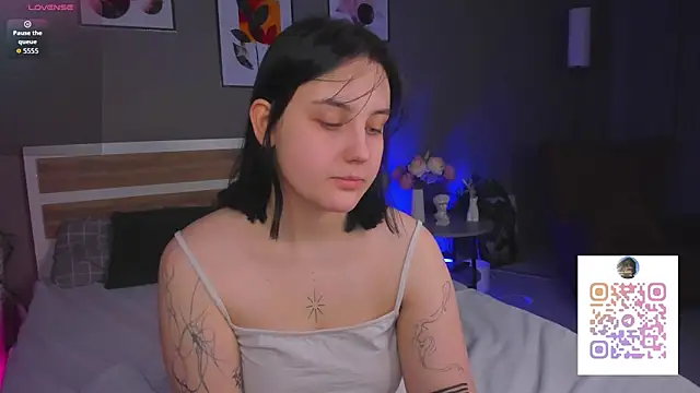 Snapshot of hey_tessa chatting on 03-05-26, 07:43 hey tessa online show from 03-05-26, 07:43