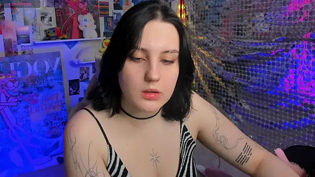 Snapshot of hey_tessa chatting on 04-10-26, 06:34 hey tessa online show from 04-10-26, 06:34