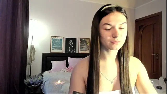 luna lust 212 online show from 06-27-26, 03:39