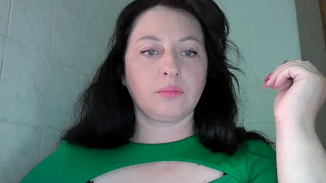 Snapshot of MelinaAx chatting on 06-17-26, 07:33 MelinaAx online show from 06-17-26, 07:33