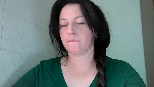 Snapshot of MelinaAx chatting on 07-11-26, 07:38 MelinaAx online show from 07-11-26, 07:38