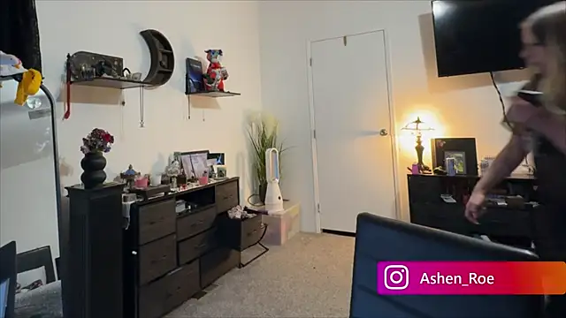 AshenRoe online show from 03-28-26, 06:24