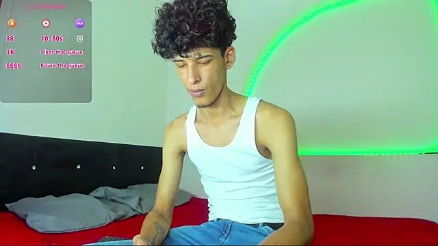 kaiborman00 online show from 04-07-26, 02:56